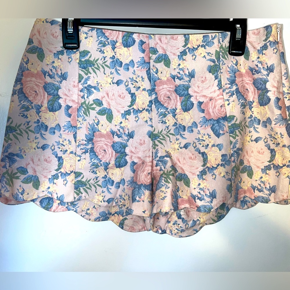 Zinga Floral Shorts. High Waisted. Side Zipper